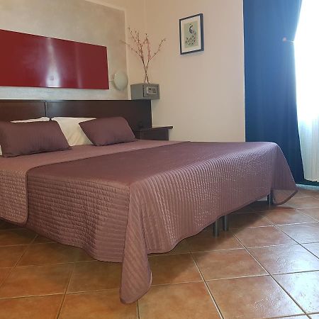 Hotel La Pendola Ozzero Eksteriør billede