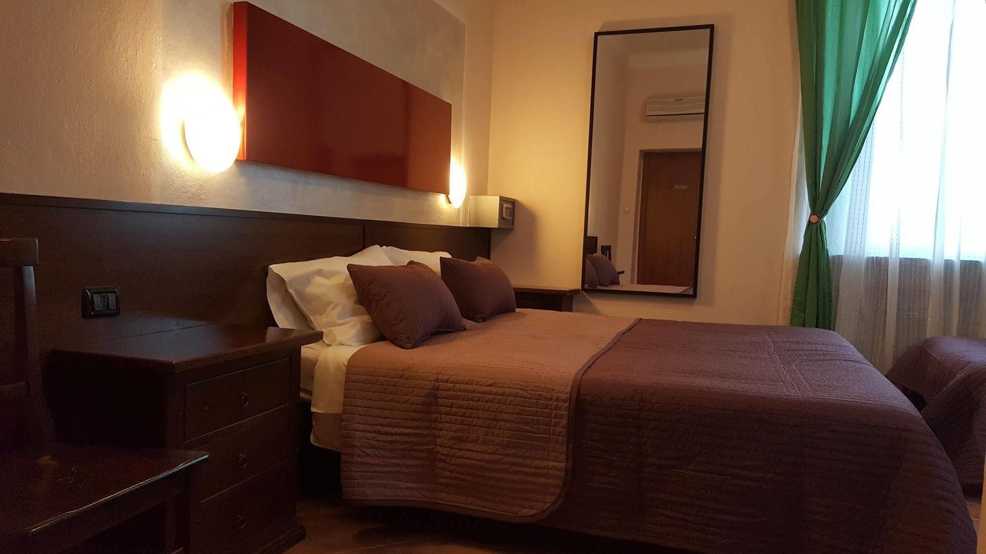 Hotel La Pendola Ozzero Eksteriør billede